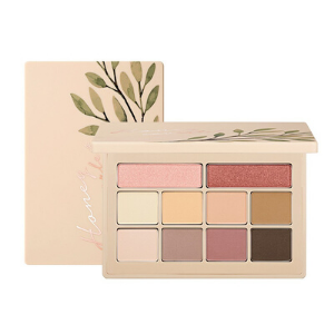 Stylevana - Vana Blog - Best Trending Eyeshadow Eye Makeup - moonshot - Honey Coverlet Eyeshadow Palette