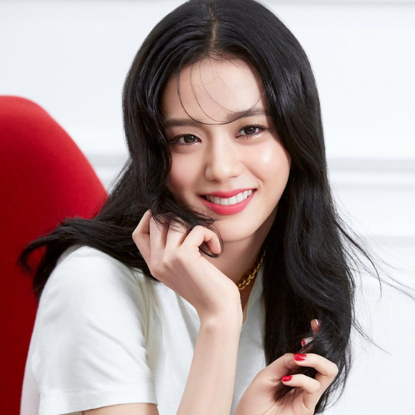 BLACKPINK Jisoo makeup look rosy lipstick