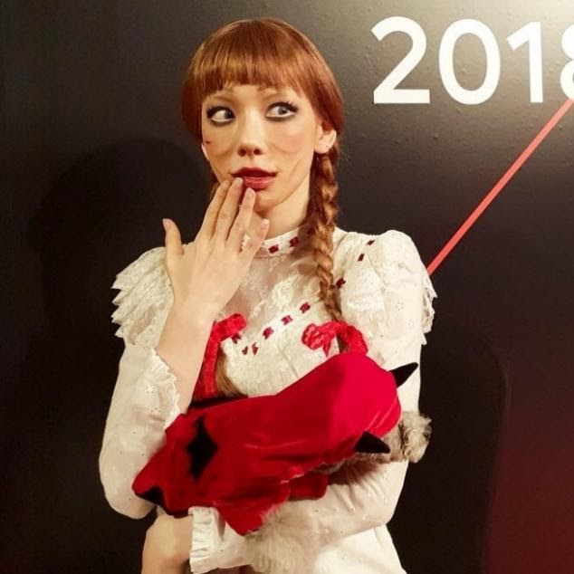 Girls&rsquo; Generation&rsquo;s Taeyeon dressing up as Annabelle for Halloween