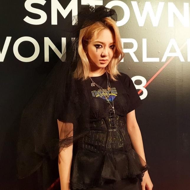 Girls&rsquo; Generation&rsquo;s Hyoyeon wearing dripping eyeliner for Halloween