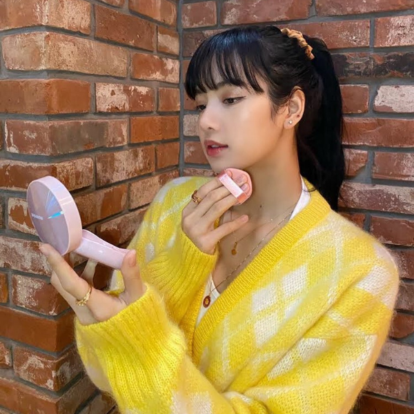 blackpink lisa moonshot