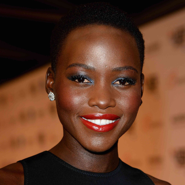 Lupita Nyongo makeup look red lipstick